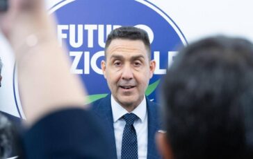 Vannacci Non voglio svegliarmi con moltitudine che prega Allah in piazza Duomo 364x230