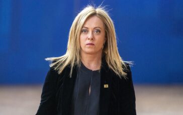 001-riunione-mantenere-coerenza-principi-governo-dopo-referendum