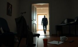 edoardo nestori abbandona uomini e donne cosa e successo nello studio 1773712821 265x160