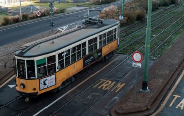 tram 15 deraglia rozzano