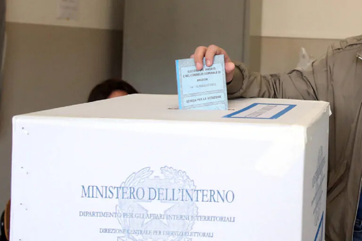 Sondaggi politici e referendum: numeri in calo alla vigilia del voto, cosa sta succedendo davvero