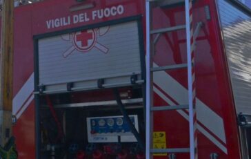 donna carbonizzata trovata morta