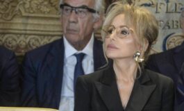 001-figlia-cavaliere-fatto-sentire-peso-dopo-scossoni-ultimi-giorni