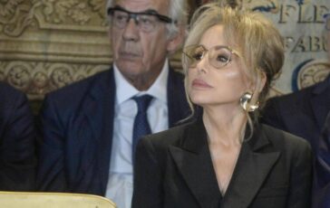 001-figlia-cavaliere-fatto-sentire-peso-dopo-scossoni-ultimi-giorni