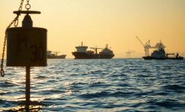 petrolio oltre 100 dollari lo stretto di hormuz al centro della crisi energetica 1773378633 265x160