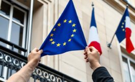 rimozione delle bandiere dellue la mossa dei sindaci del rassemblement national 1774974298 265x160