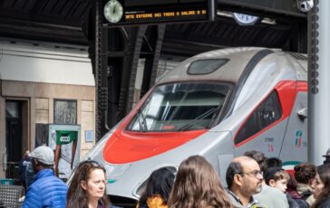 001-ennesimo-venerdì-nero-diversi-fronti-da-scuola-a-informazione