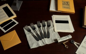 sottosegretario delmastro e il caso le 5 forchette indagine su intestazioni e finanziamenti 1774265338 364x230