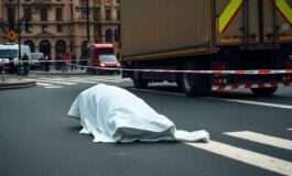 tragedia a milano pedone di 75 anni investito da un tir in piazza ovidio 1773761967 265x160