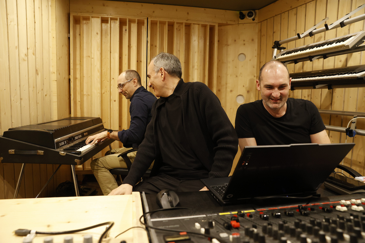 Faccia con gli Hidden Hands