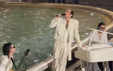 Achille Lauro sorprende Roma show segreto alla Fontana di Trevi per Comuni Immortali 364x230