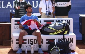 Alcaraz e il tutore al polso il medico E lanello debole dei tennisti sullarticolazione il 30 degli infortuni agli arti superiori 364x230