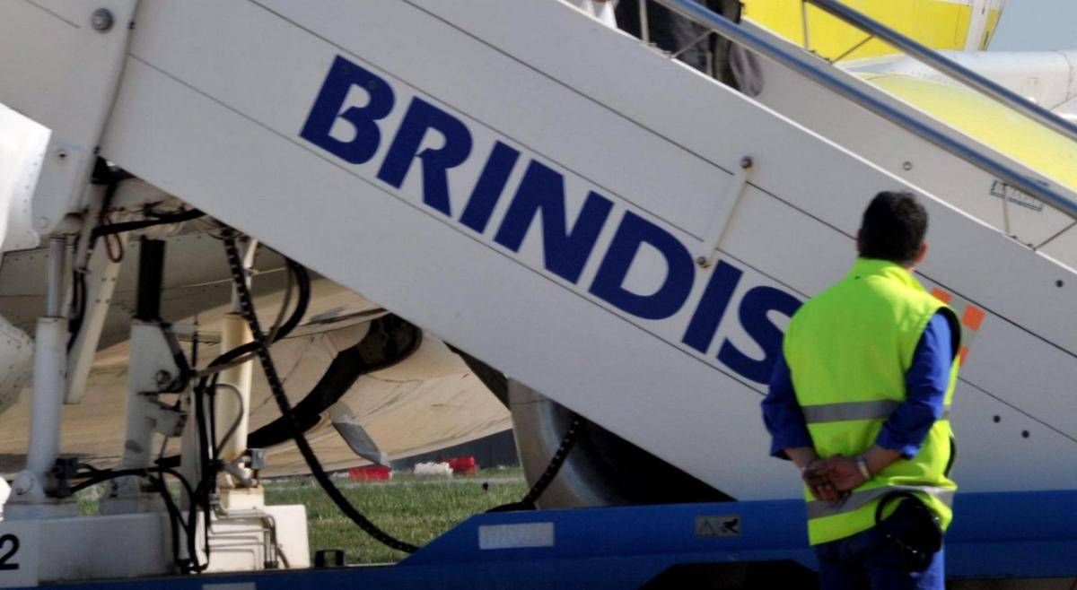All'aeroporto di Brindisi "nessuna emergenza carburante né rischio carenza imminente"