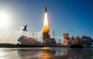 Artemis II 54 anni dopo lApollo 17 lAmerica torna verso la Luna. E porta un pezzo dItalia 364x230