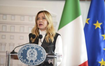 Attacco tv a Meloni padiglione Russia Biennale Offese vergognose solidarieta a premier 364x230