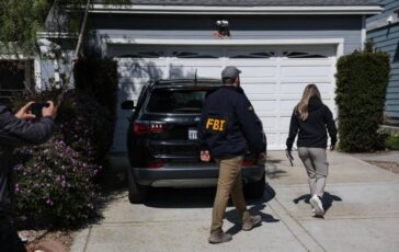 Attentato a Washington Allen e il manifesto contro Trump Stop ai suoi crimini 364x230