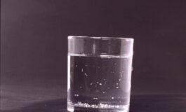 Bere acqua calda al mattino o alla sera Medico nutrizionista Non e pozione miracolosa ma un supporto allequilibrio interno 265x160