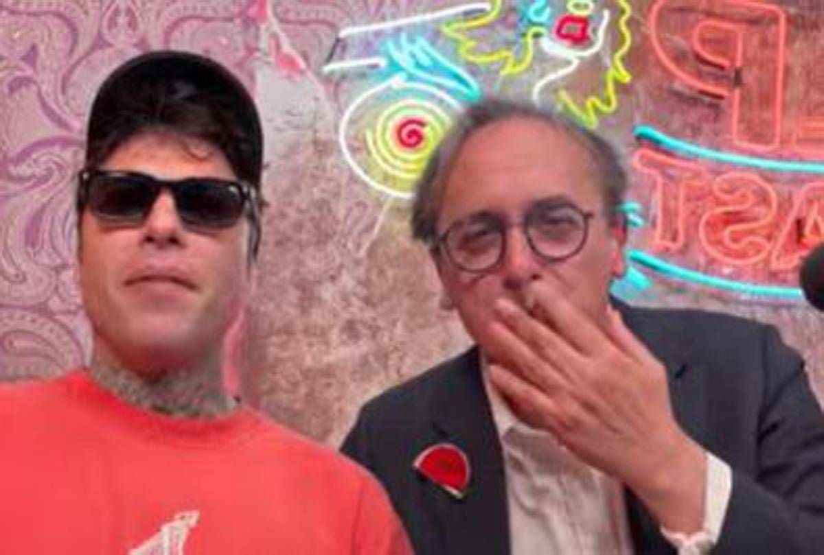 Bonelli e la gag dello spinello da Fedez: "Niente di preparato, ho fumato per lanciare un messaggio"