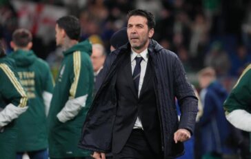 Buffon Piu facile vedere mille alieni che Italia senza Mondiali per tre volte. E invece 364x230