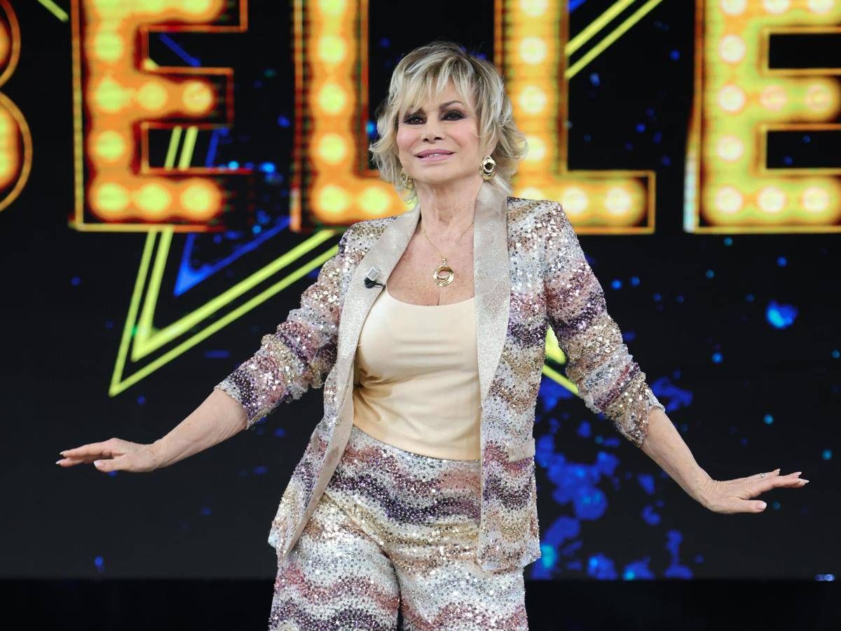 Carmen Russo: "Io al Gf Vip? Volentieri. De Martino? Bravissimo, ma amo mio marito"