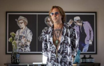 checco zalone arriva su netflix con buen camino lannuncio con un video con tutti i suoi personaggi 2