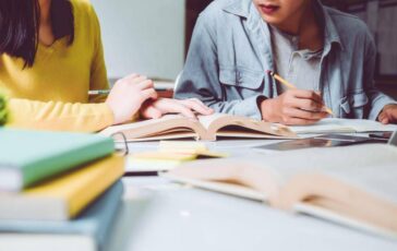 Congedo mestruale nelle scuole in Toscana ok a mozione Pd in Consiglio regionale 364x230