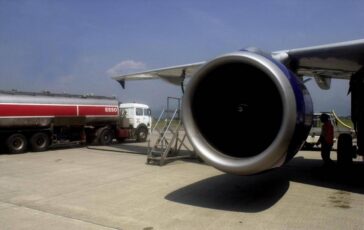 Crisi carburante aerei lEuropa tra Stretto di Hormuz e scorte limitate 364x230