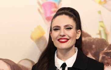 Ditonellapiaga Non so se il mio disco potra continuare a chiamarsi ancora Miss Italia 364x230