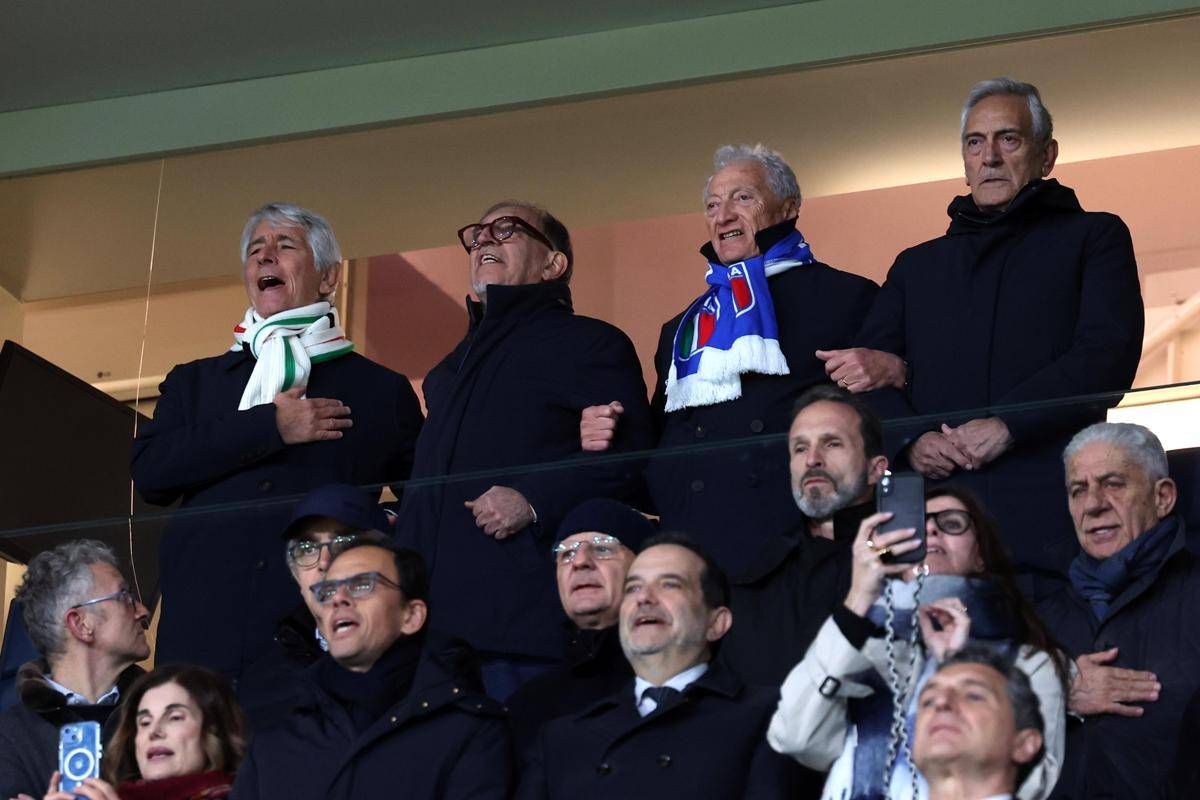 Fallimento Italia, Abodi: "Calcio va rifondato a partire dai vertici Figc"