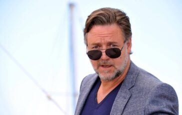 Fallimento Italia spunta il tweet del tifoso Russell Crowe Mi sento male 364x230