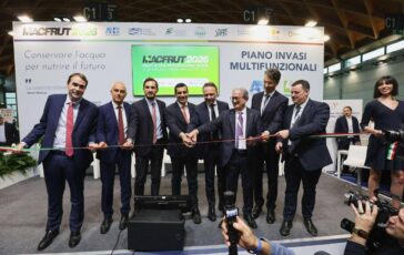 Fiere inaugurata a Rimini Macfrut 2026 con il ministro Lollobrigida﻿ 364x230