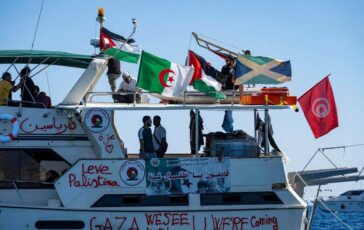 Flotilla per Gaza Intercettati da motoscafi israeliani. Farnesina chiede informazioni a Tel Aviv 364x230