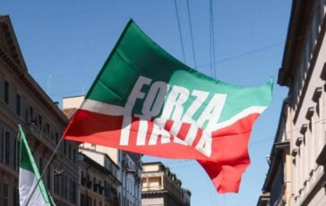 Forza Italia spunta documento azzurri in Campania Partito deteriorato commissariamento o comitato reggenza 364x230