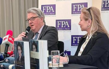 Gb il biografo Hardman Elisabetta e il suo amore per lItalia alleato importantissimo 364x230