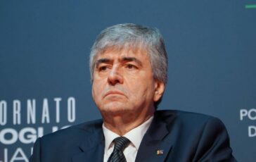 Gianmarco Mazzi verso il Quirinale per giurare come ministro del Turismo 364x230