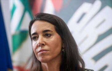 Ia Ronzulli Fi Italia non diventi colonia digitale governare intelligenza artificiale ora 364x230