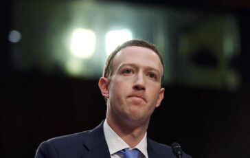 Instagram e Facebook sotto accusa Ue minori di 13 anni non protetti 364x230