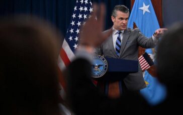 Iran Hegseth Europa smetta conferenze su Hormuz e si metta in mare 364x230