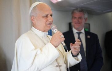 Iran Papa Leone XIV Non posso essere a favore della guerra 364x230