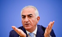 Iran Reza Pahlavi Lottero per il mio popolo e il mio Paese fino a quando sara libero 265x160