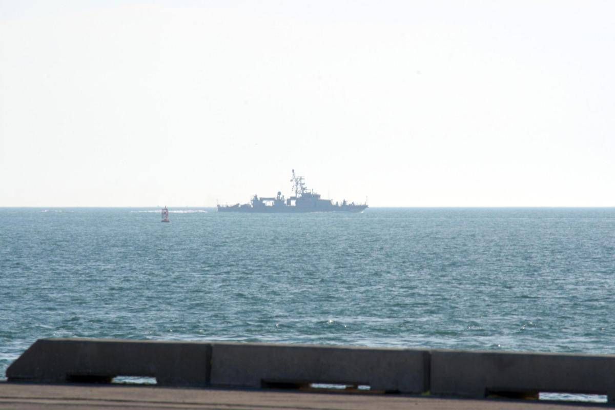 Iran, nave cinese attravera Hormuz e sfida il blocco di Trump. Oggi primi colloqui Israele-Libano - Diretta