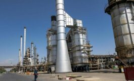 Iran sommerso dal petrolio Teheran sfrutta serbatoi abbandonati e container improvvisati 265x160