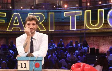 jovanotti e morandi con le figlie ad affari tuoi da de martino ma sanremo non centra 2