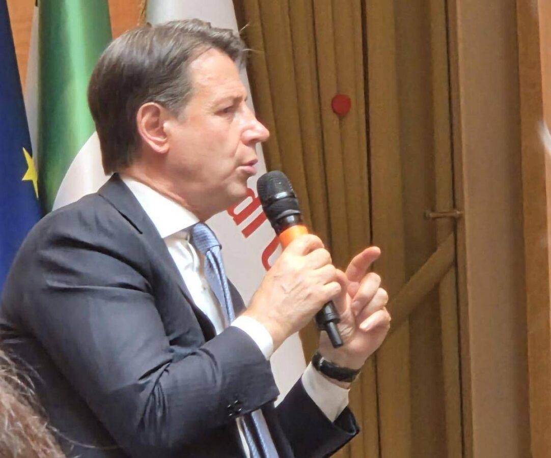 M5S, ecco 'Una nuova primavera'. Conte presenta il suo manifesto: "Ci sono premesse per vincere elezioni"