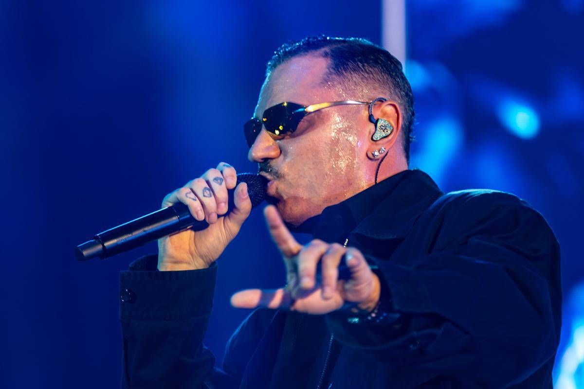 Marracash torna alle origini e rompe la 'quarta parete': lo show che abbraccia Barona