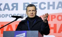 Meloni vergogna della razza umana lattacco della tv russa in italiano. Farnesina convoca lambasciatore 265x160