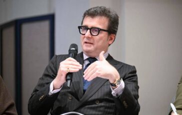 Mennini Modelli organizzativi per destinare risorse innovazione a bisogni reali 364x230