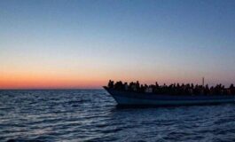 Migranti 19 morti al largo di Lampedusa per ipotermia cinque gravi tra cui un bambino 265x160