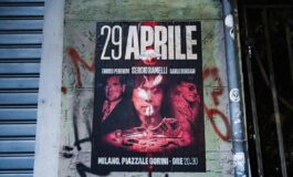 Milano aggredito mentre strappava manifesti per Ramelli 4 denunce 265x160