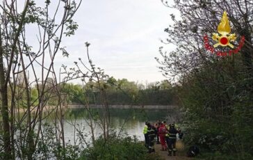 Milano trovato cadavere in auto nel laghetto di Nerviano 364x230